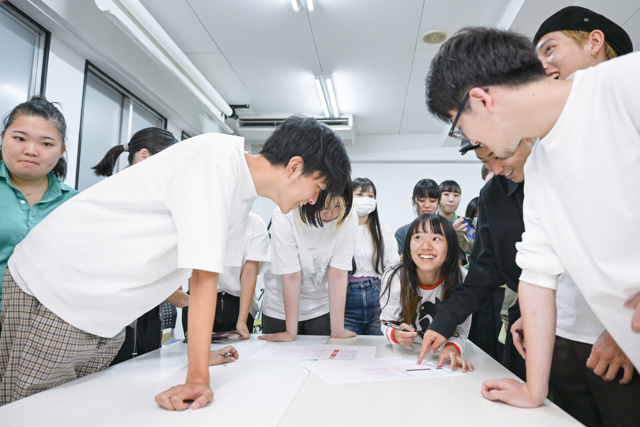 日本写真映像専門学校　写専　SHASEN　大阪　写真　専門学校　願書受付中　一眼レフ ミラーレス　カメラ　カメラマン　フォトグラファー　研修旅行　修学旅行　バス　サービスエリア